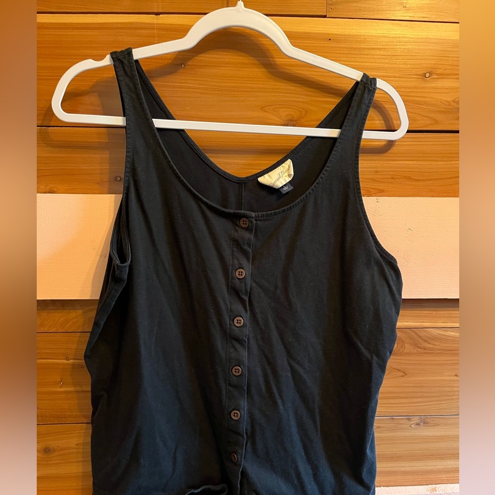 Universal Thread Black Sleeveless Buttoned Tank Top